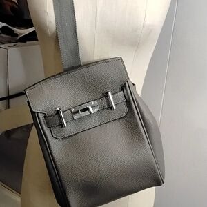 Elegant Gray Crossbody Bag